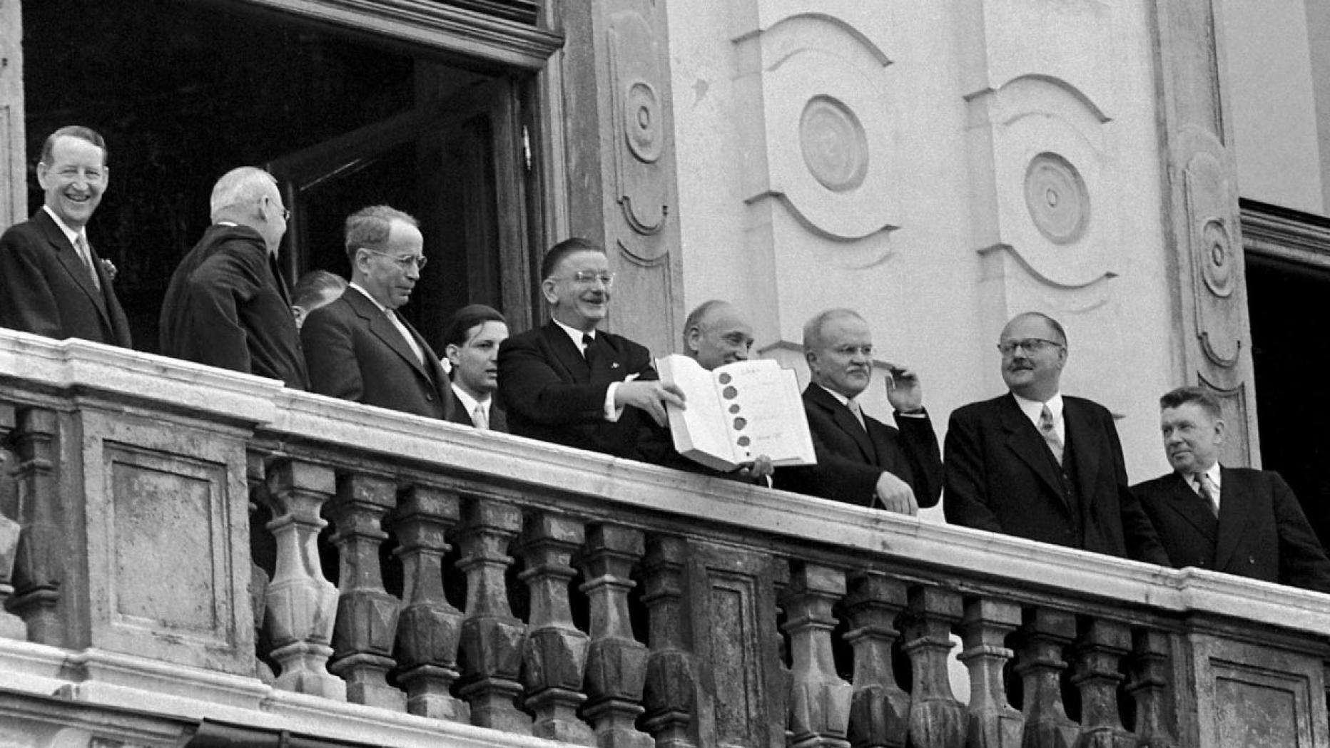 Независимость Австрия 1955 год. Подписание мирного договора с Австрией 1955. Декларация о независимости Австрии. Договор с Австрией 1955.