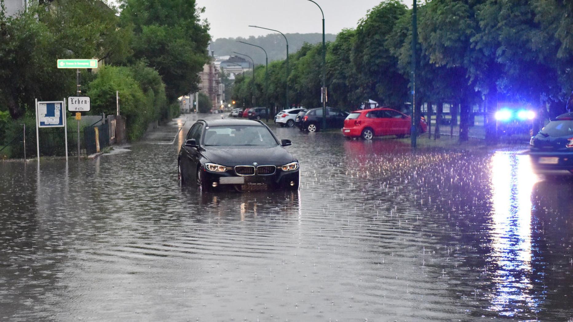 Heftige Unwetter Gmunden Unter Wasser Kurier At