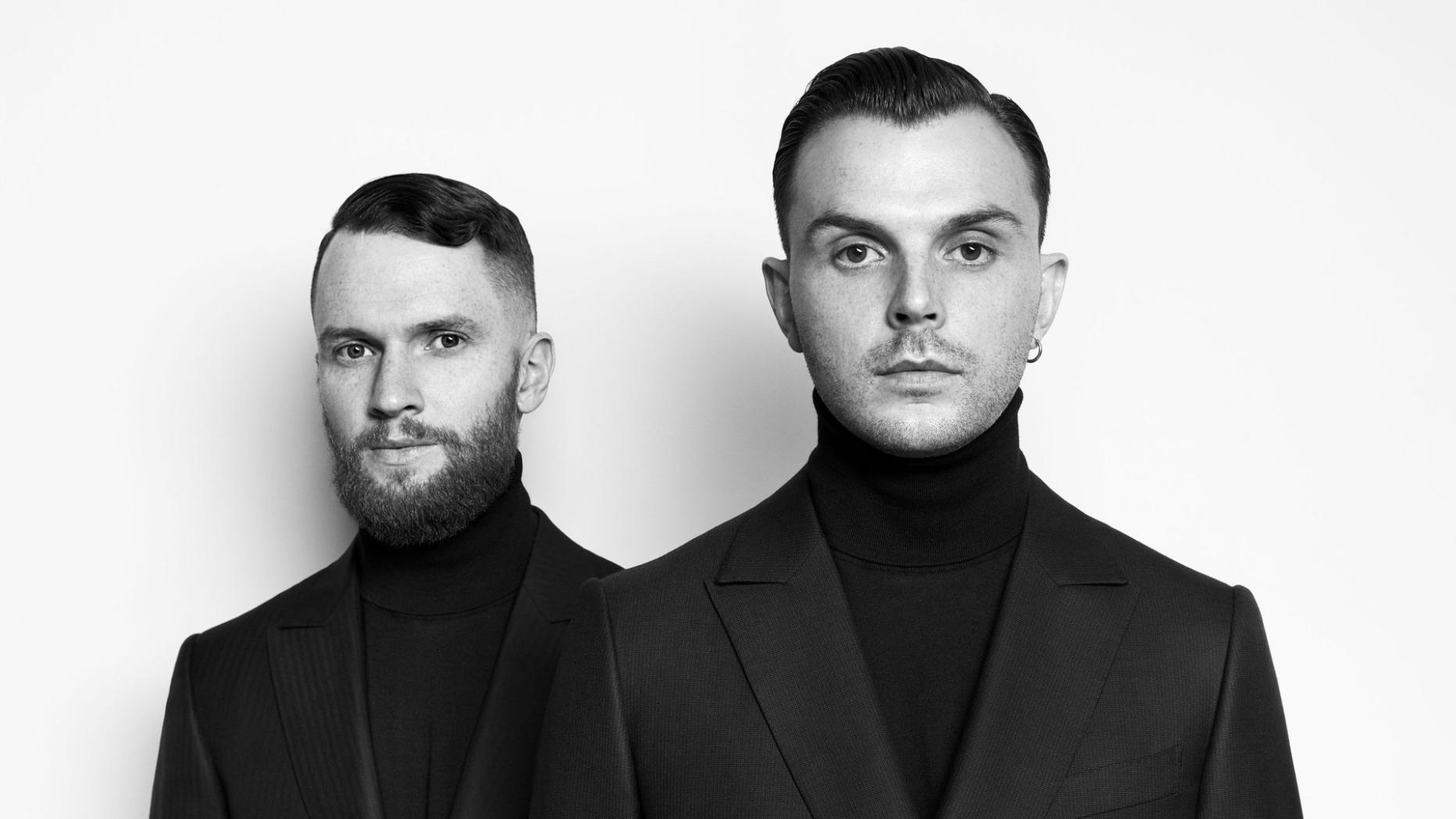 Бесплатная музыка hurts. Группа hurts. Hurts группа 2022. Hurts группа 2021. Hurts 2020.