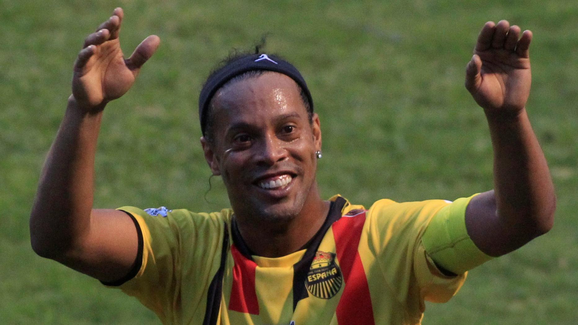 Brasiliens ExSuperstar Ronaldinho geht in die Politik kurier.at