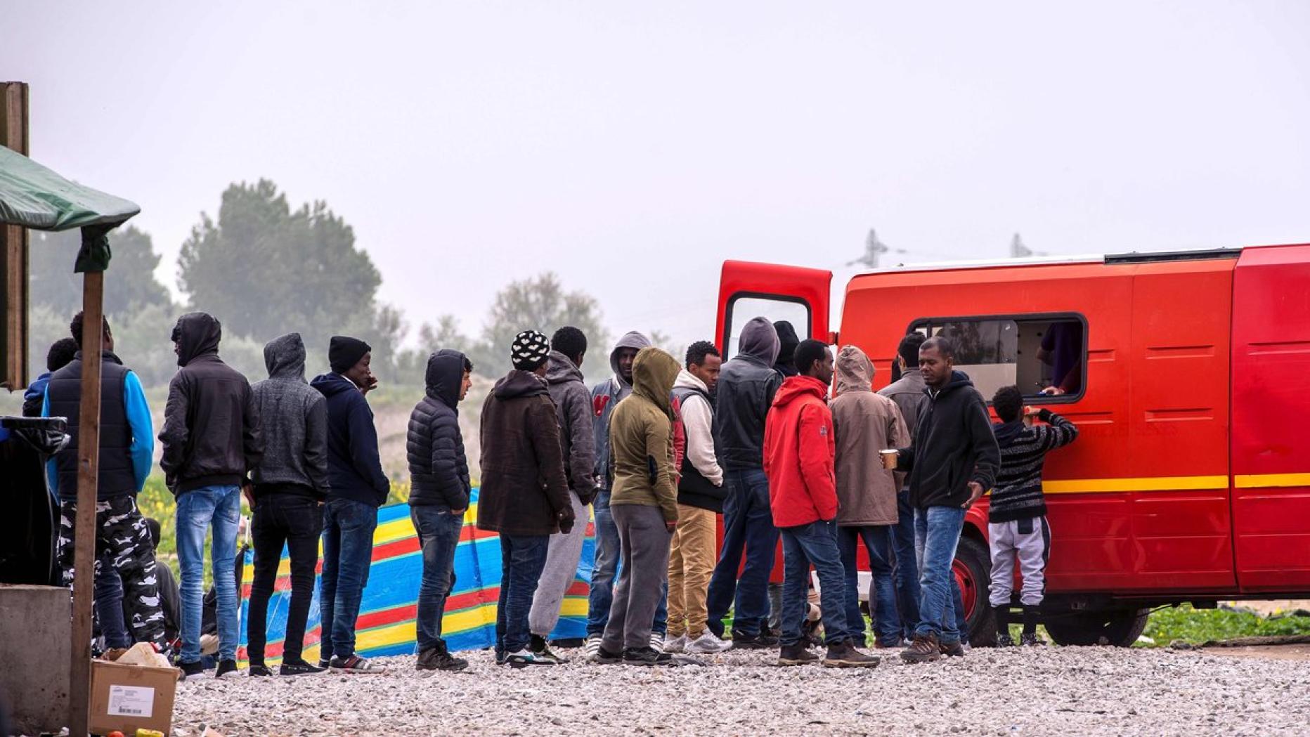 Fluchtlinge Legten Hafen Von Calais Lahm Kurier At