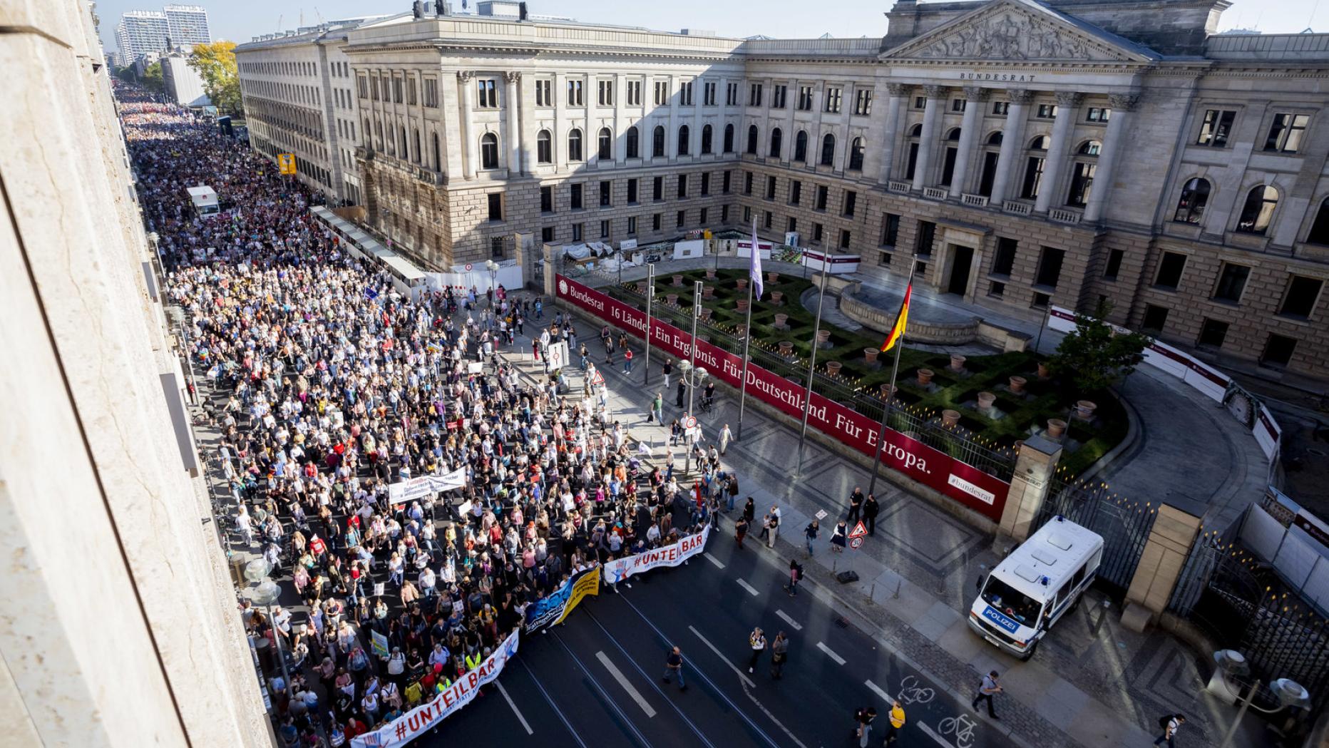 Berlin: Großdemo Gegen Rechts Mit Mehr Zulauf Als Erwartet