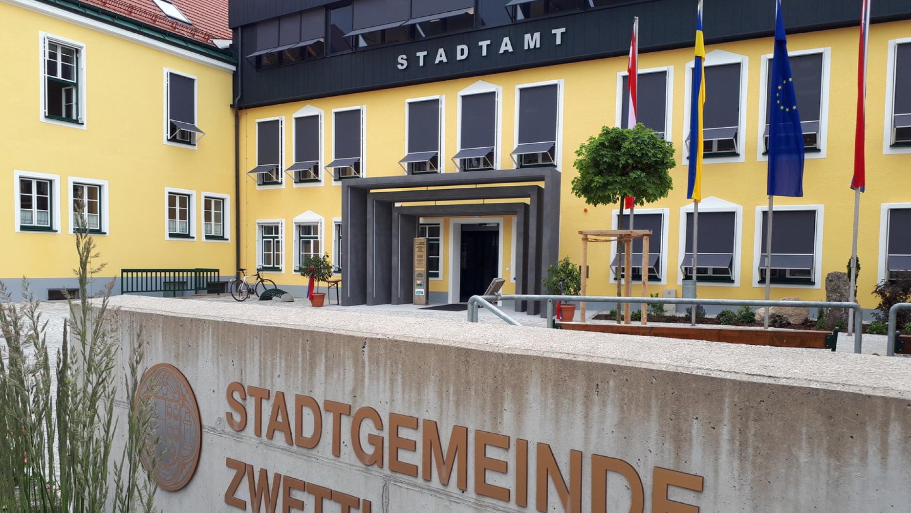 Kleinanzeigen partnersuche in brandln. Partnersuche online in hinterbrhl. Beste singlebrse mllersdorf. Zwettl-niedersterreich gay dating. Saalfelden am Spratzern stadt partnersuche - Sexdats magdeburg