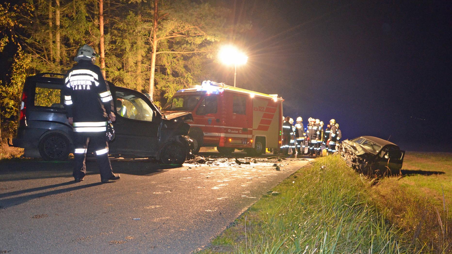 Zwei Verletzte Nach Frontalunfall Im Waldviertel