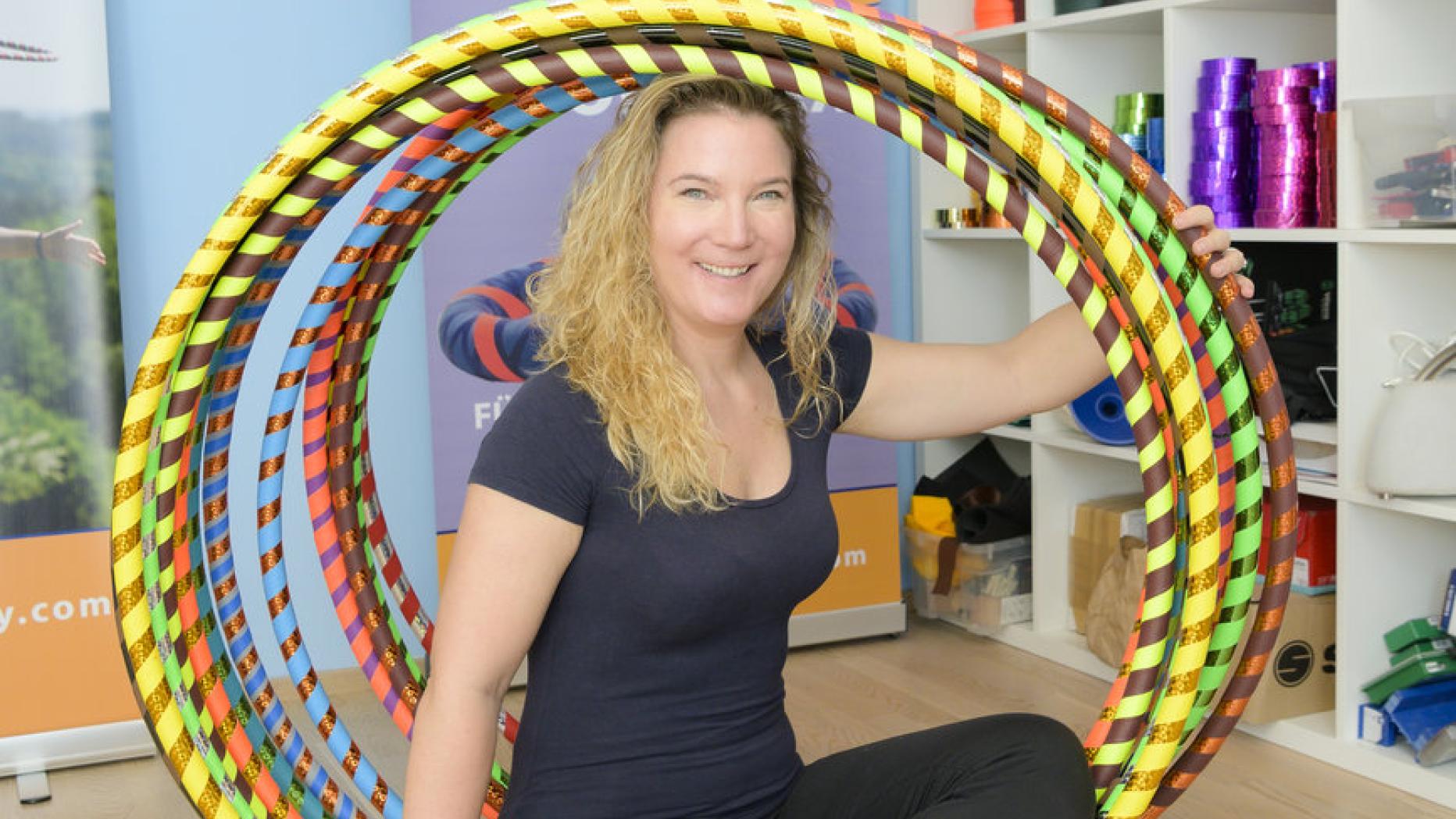 Hula-Hoop: Bunte Reifen der Beweglichkeit | kurier.at