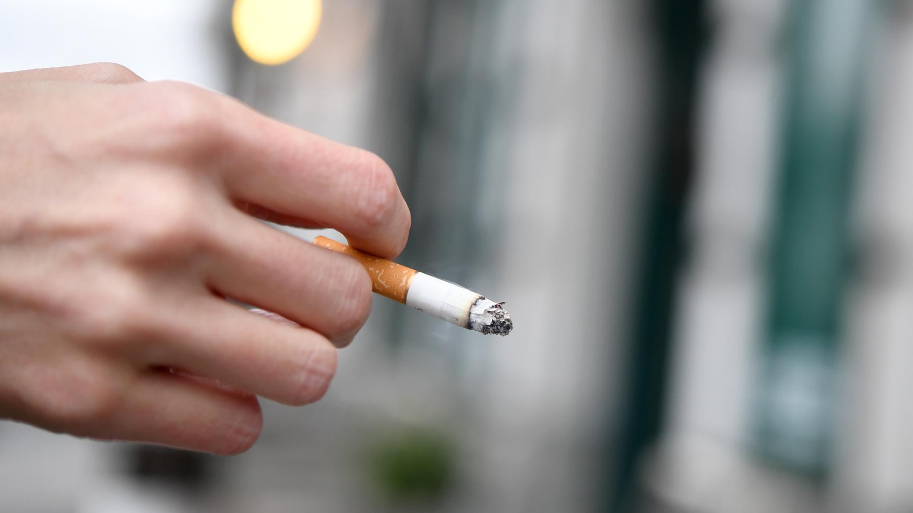 Heftige Bilder: Klinik lehnt Spenderlunge von Kettenraucher ab
