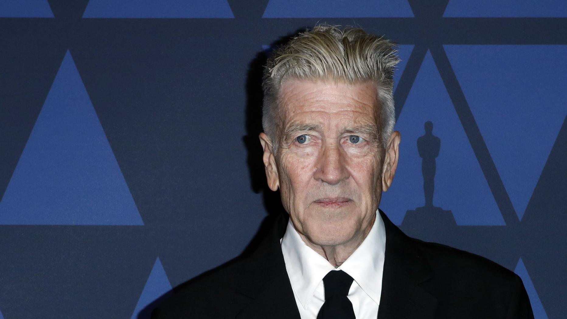 Regisseur David Lynch verhört sprechenden Affen auf Netflix