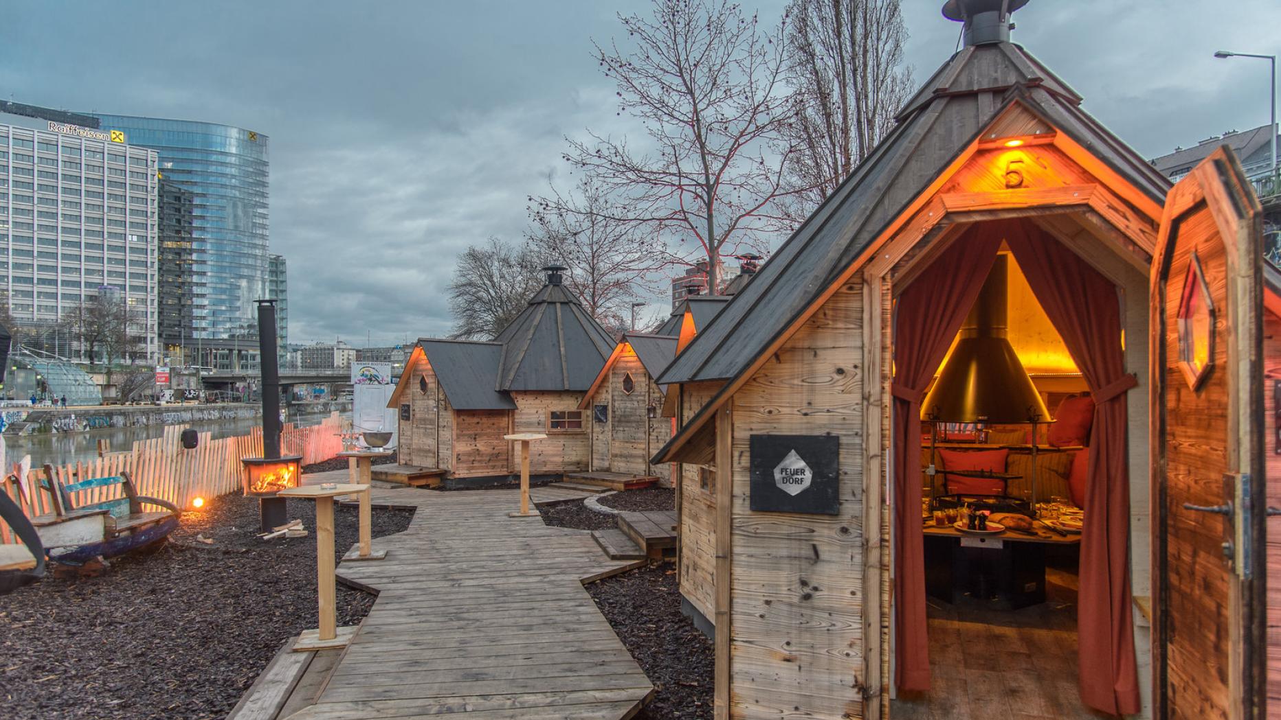 Biergarten zieht an den Donaukanal, Feuerdorf in den Prater | kurier.at