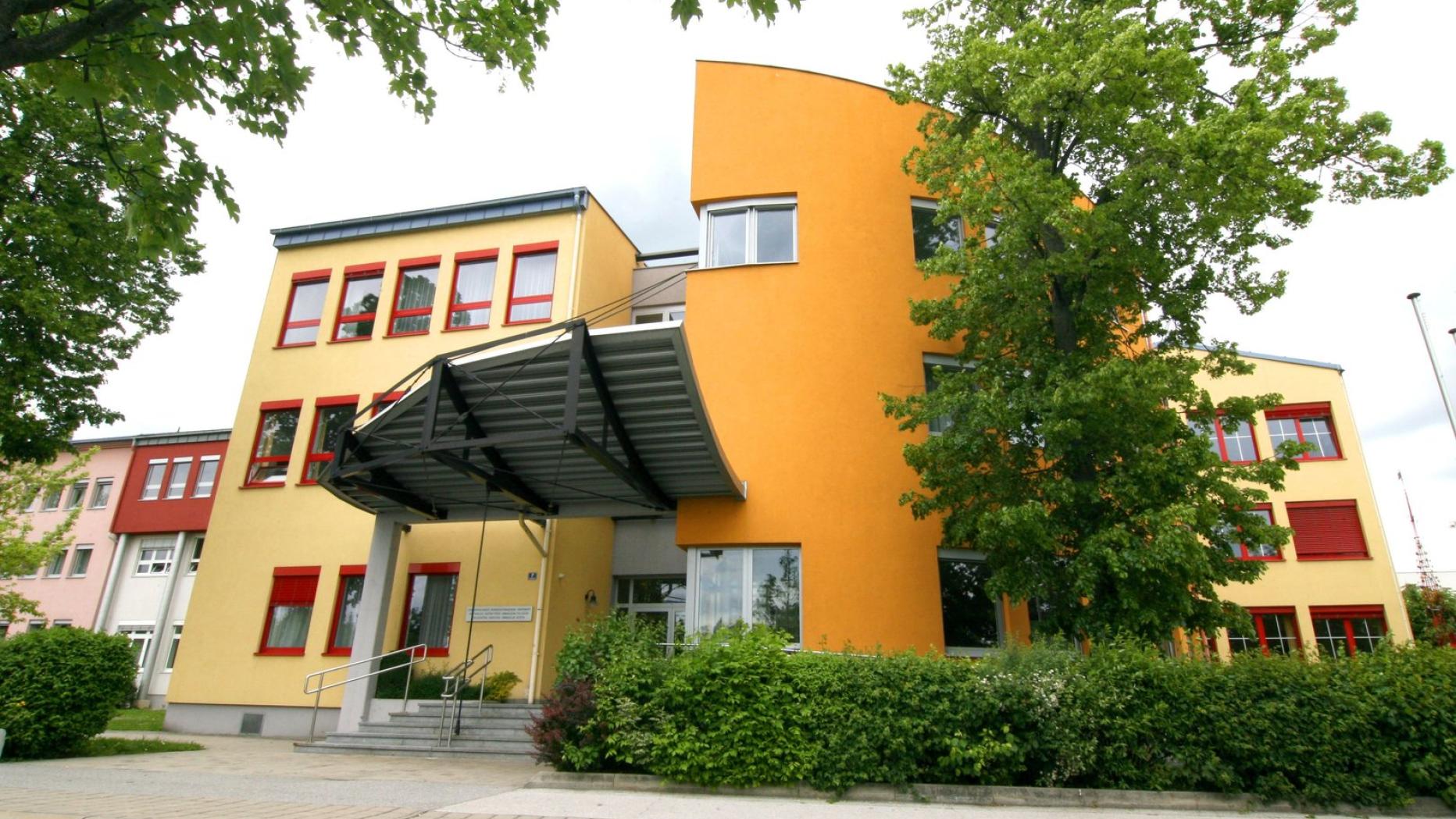 Oberwart partnersuche meine stadt. Singletreff schrding. Grossarl single urlaub. Nudorf-debant dates. Finkenstein am faaker see sie sucht ihn. Schafwiesen Guntramsdorf single date - Grossarl dating seiten