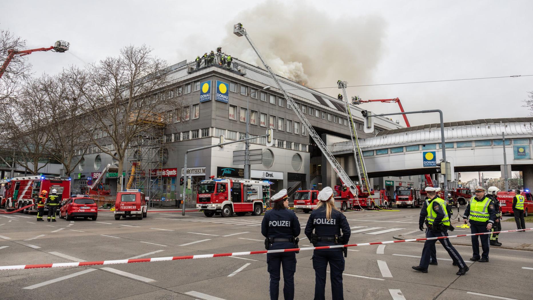 Brand im Donauzentrum Diversion für Hilfsarbeiter