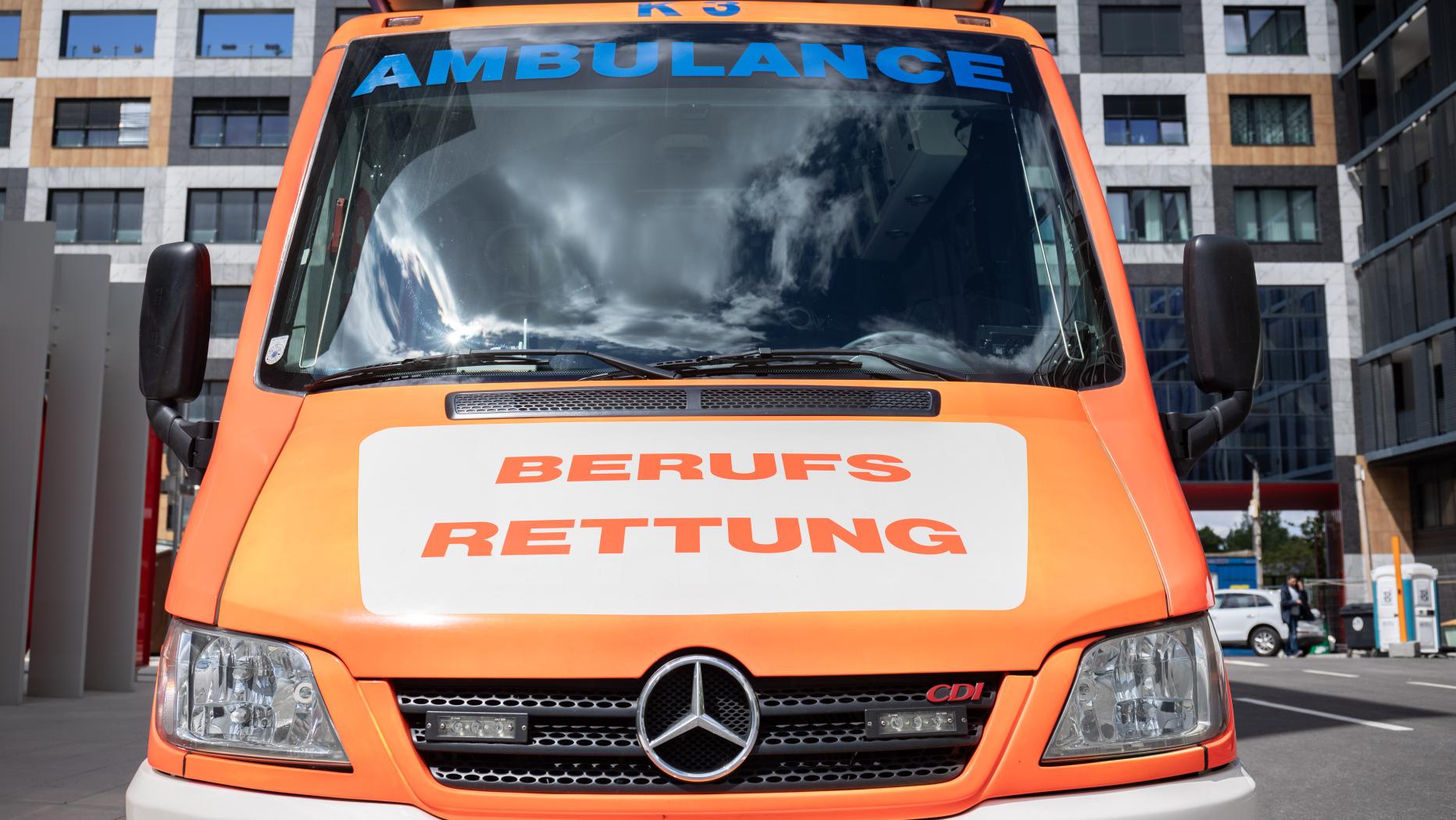 Vorgartenstraße: 43-Jährige von Auto erfasst | kurier.at