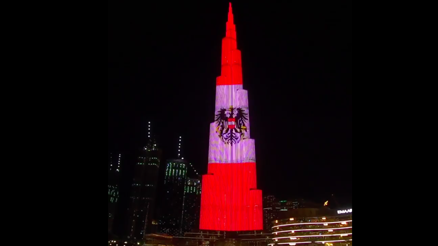 Hochstes Gebaude Der Welt Erstrahlte In Rot Weiss Rot Kurier At