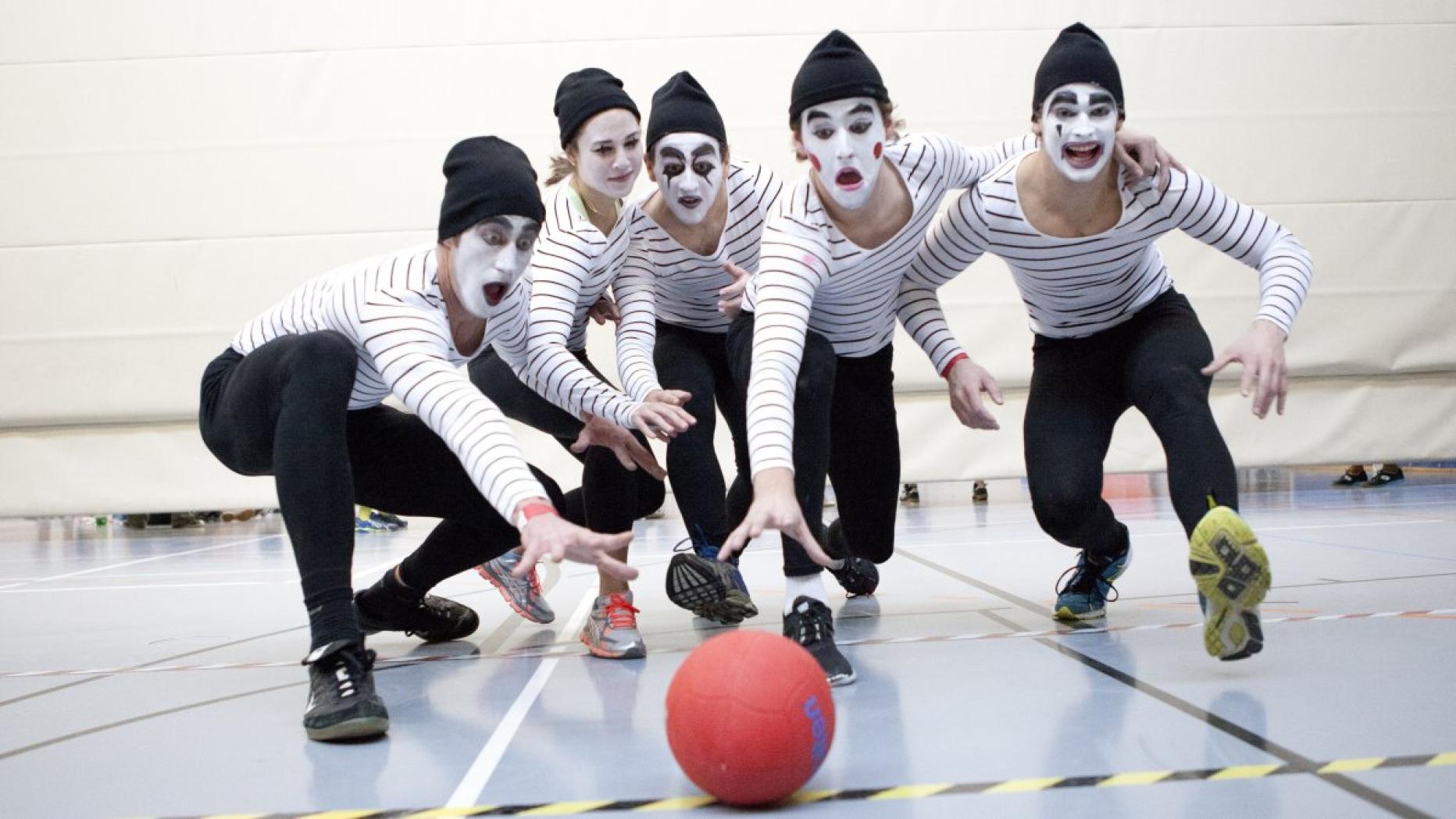 Dodgeball Schnelligkeit, Spaß und Styling