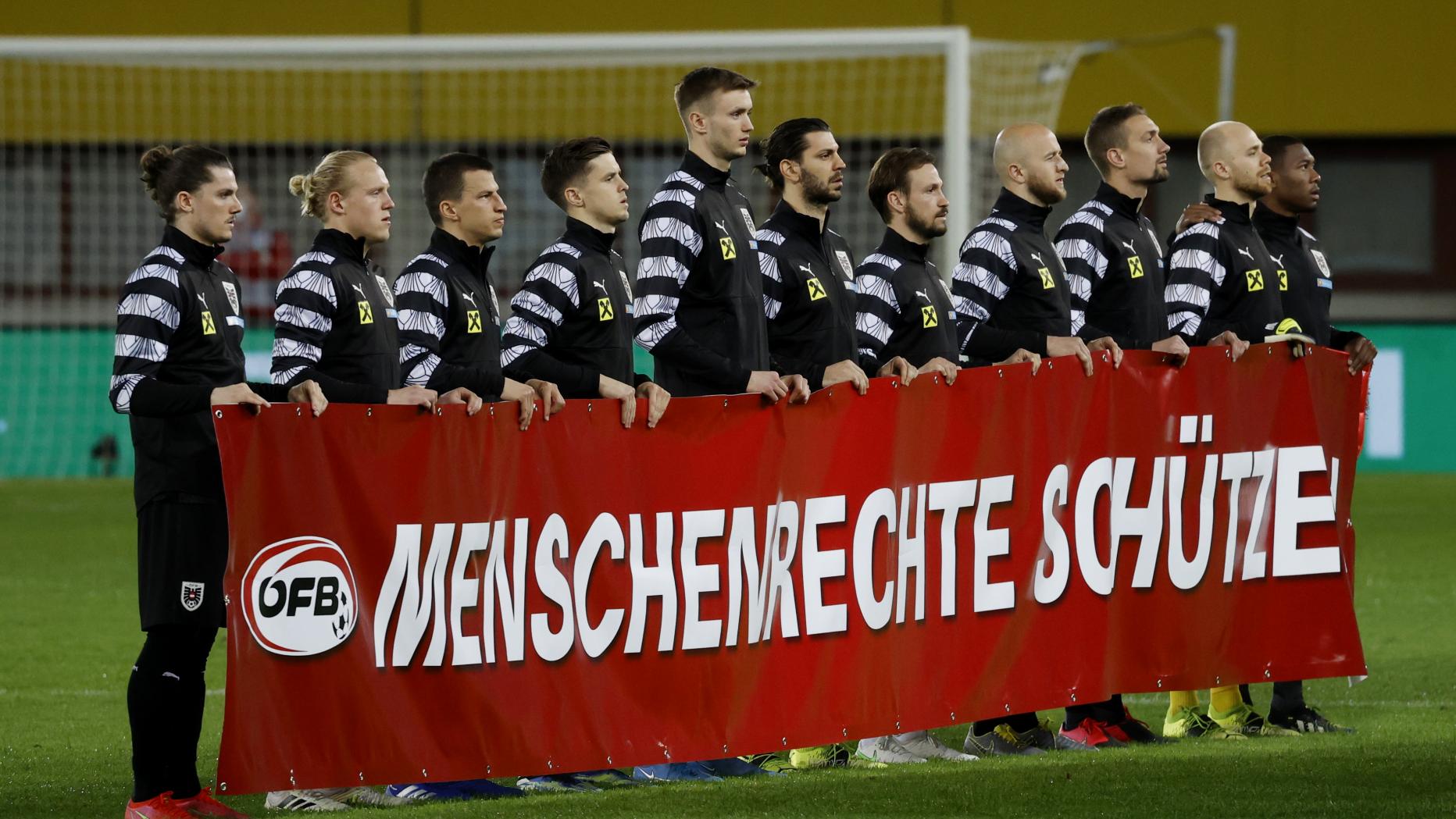  Menschenrechte Sch tzen Auch FB Team Mit Zeichen An Katar Kurier at