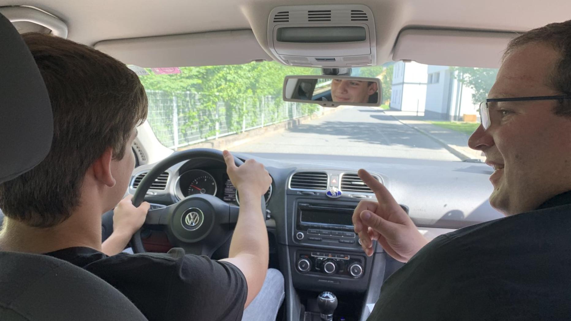Mit Gottes Segen zum L17-Führerschein | kurier.at