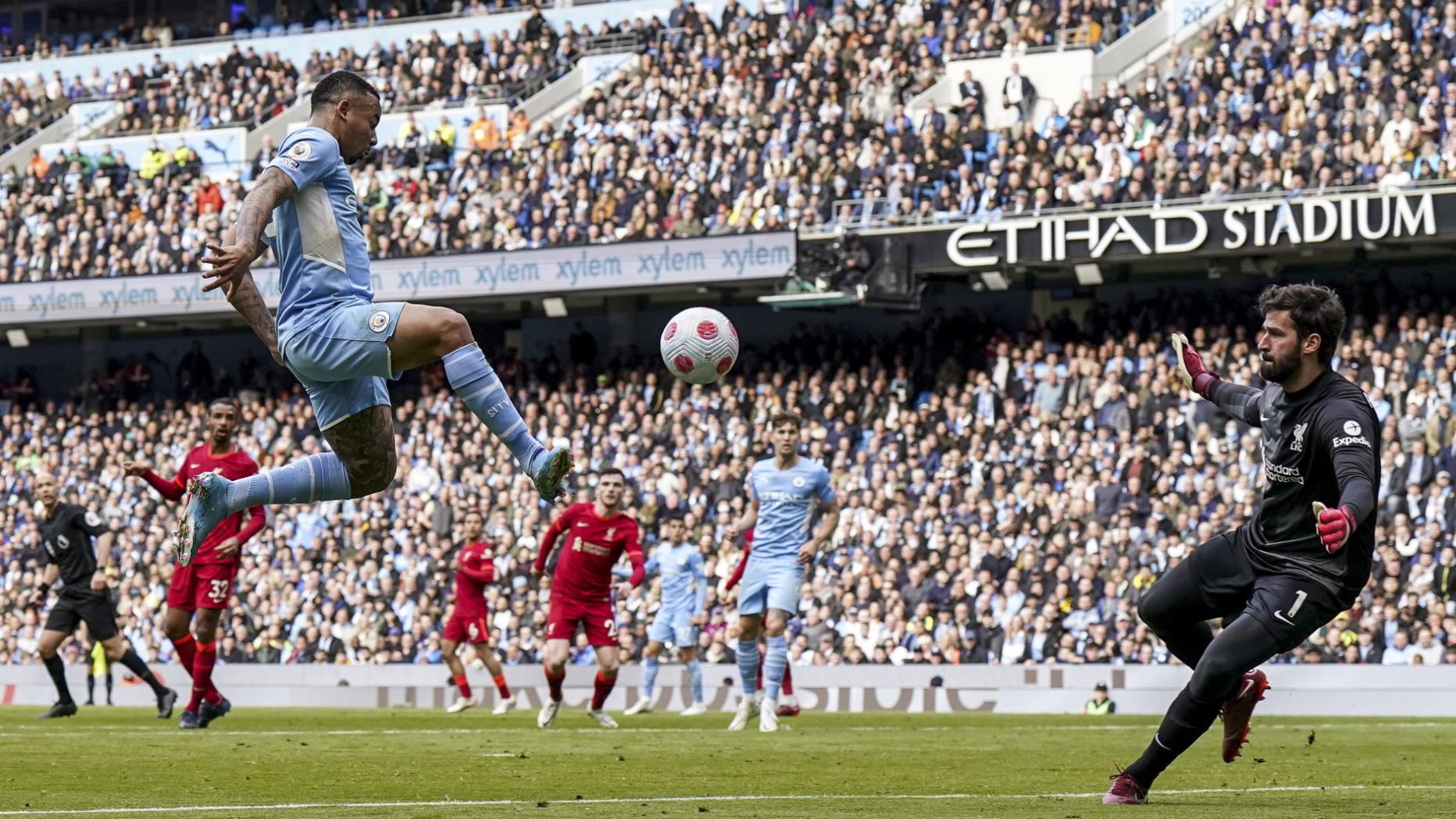 Манчестер сити ливерпуль счет. Man City vs Liverpool. Ливерпуль Манчестер Сити. ФК Манчестер Сити Premier League. Liverpool vs Manchester City.