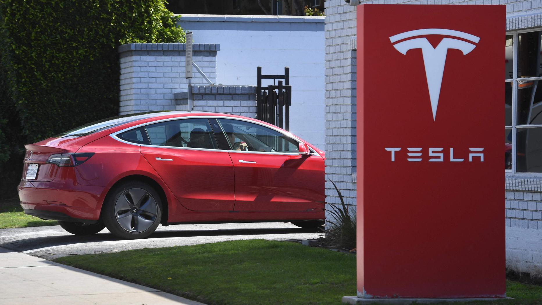 Tesla Meldet Meiste Unfälle Mit Selbstfahrenden Autos