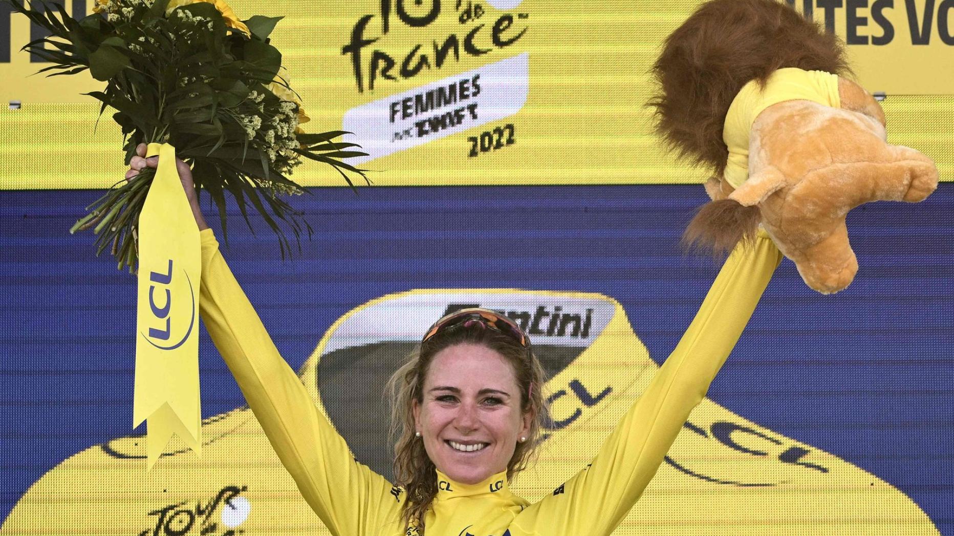 Annemiek van Vleuten gewinnt die erste Tour de France Femmes souverän