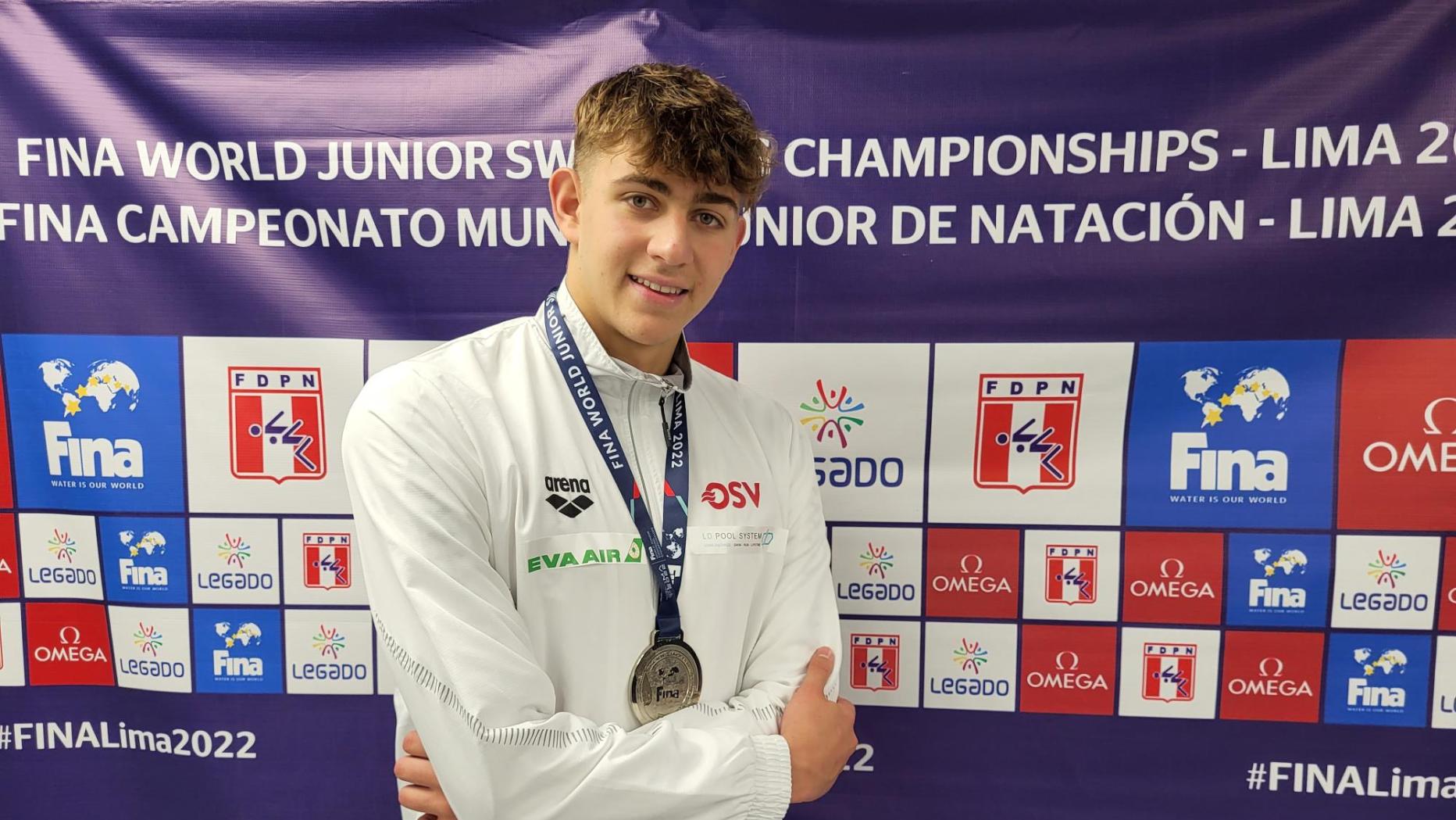Silber nach Gold bei der JuniorenWM für Schwimmer Luka Mladenovic