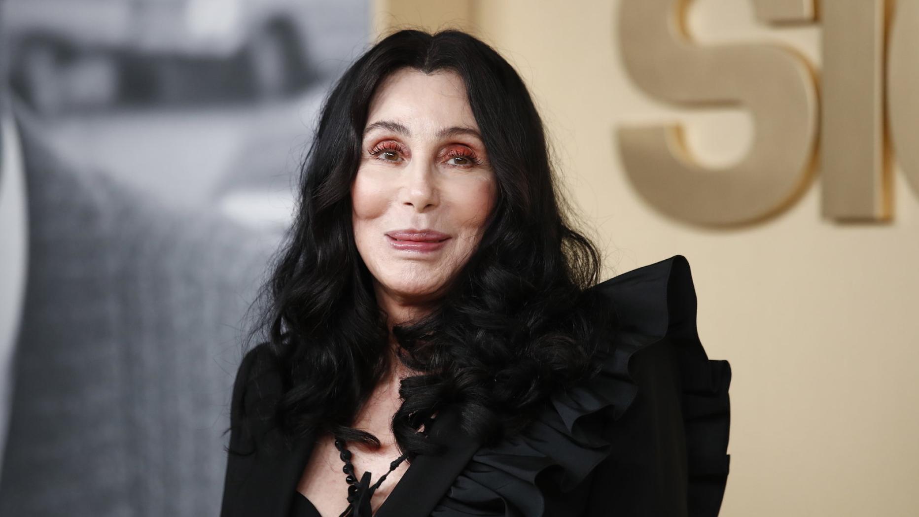 Neue Liebe Hollywoodstar Cher Hand in Hand mit jungem Rapper