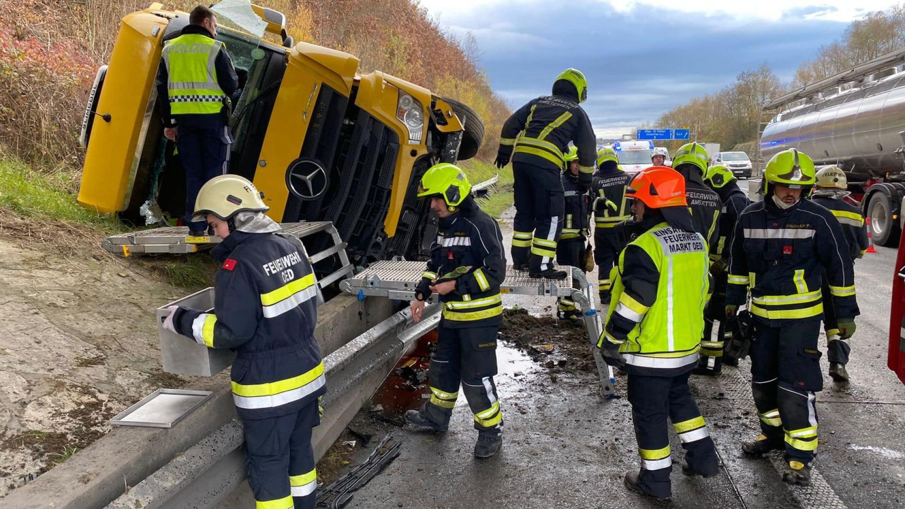 Oed: Schwerer Lkw-Unfall Mit Zwei Verletzten Auf A1