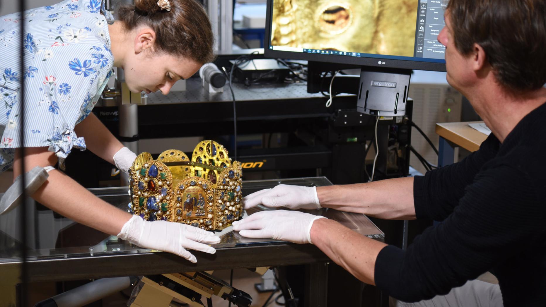 Reichskrone Wie Forscher jetzt die Geheimnisse der berühmtesten Krone der Welt lüften