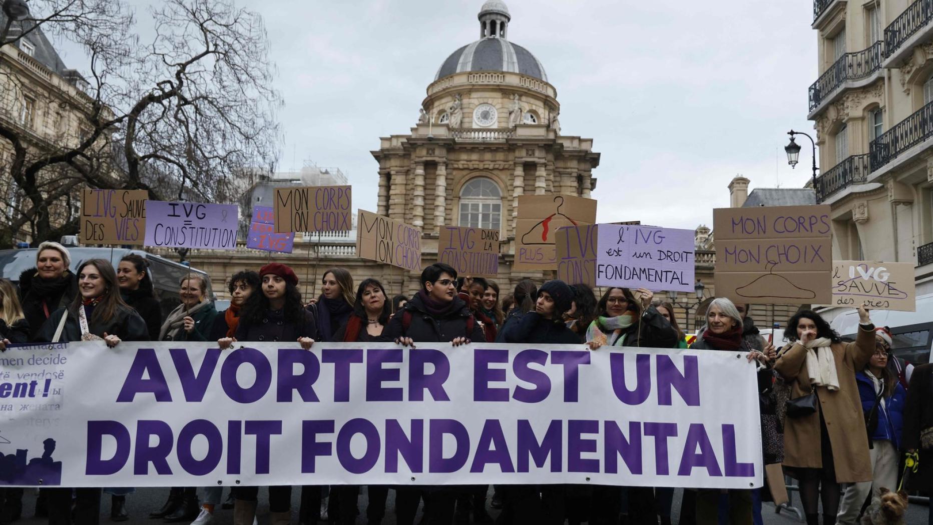 Frankreich Will Recht Auf Abtreibung In Der Verfassung Verankern Kurier At