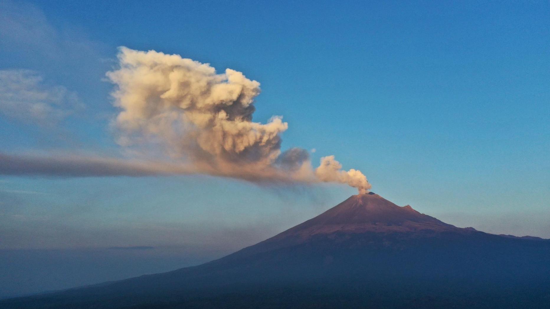 Ascheregen Rund Um Den Vulkan Popocat Petl