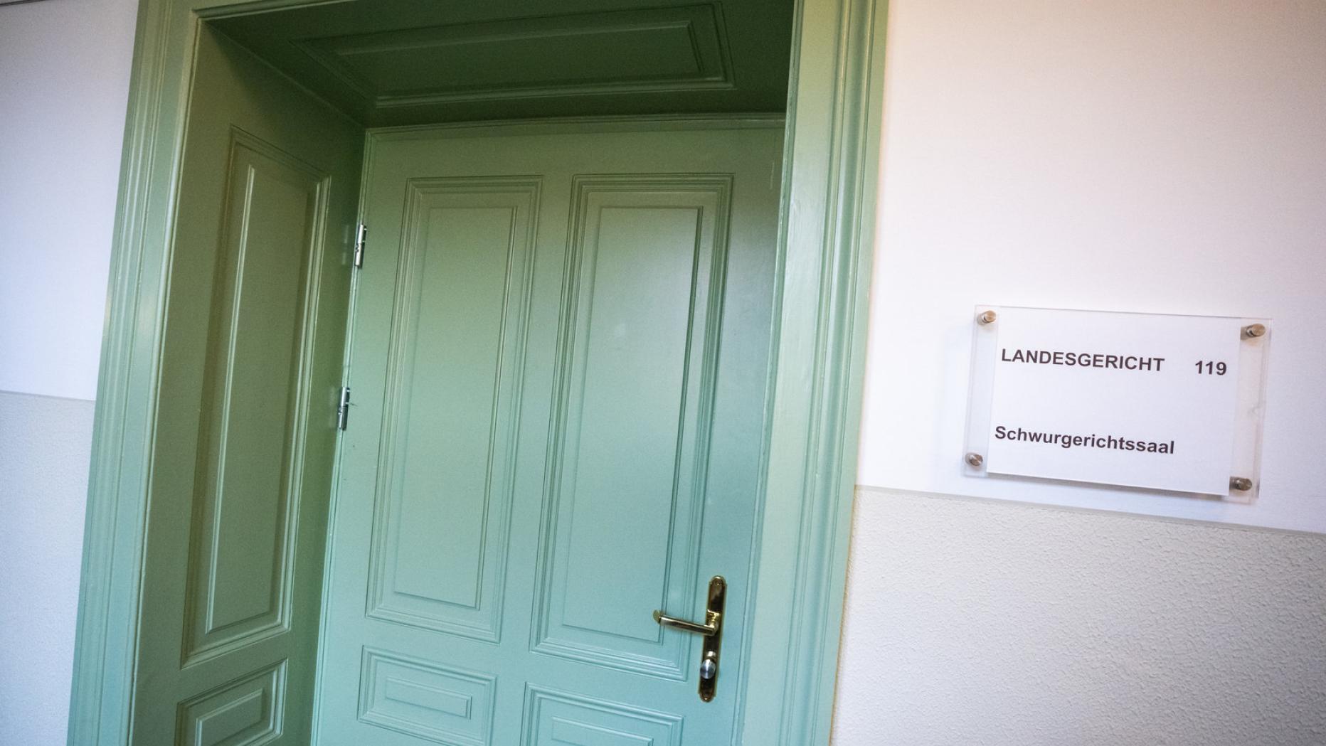Abgeschobener Iraker Belästigt Frauen Und Mädchen Täter (23) Kommt Immer Wieder - 04pu9qf