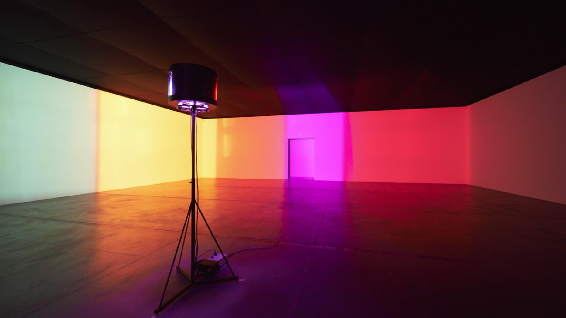 Легкий свет. Studio Olafur Eliasson. Олафур Элиассон 360° Room for all Colours. Олафур Элиассон Монохромная лампа. Цветной свет в студии.