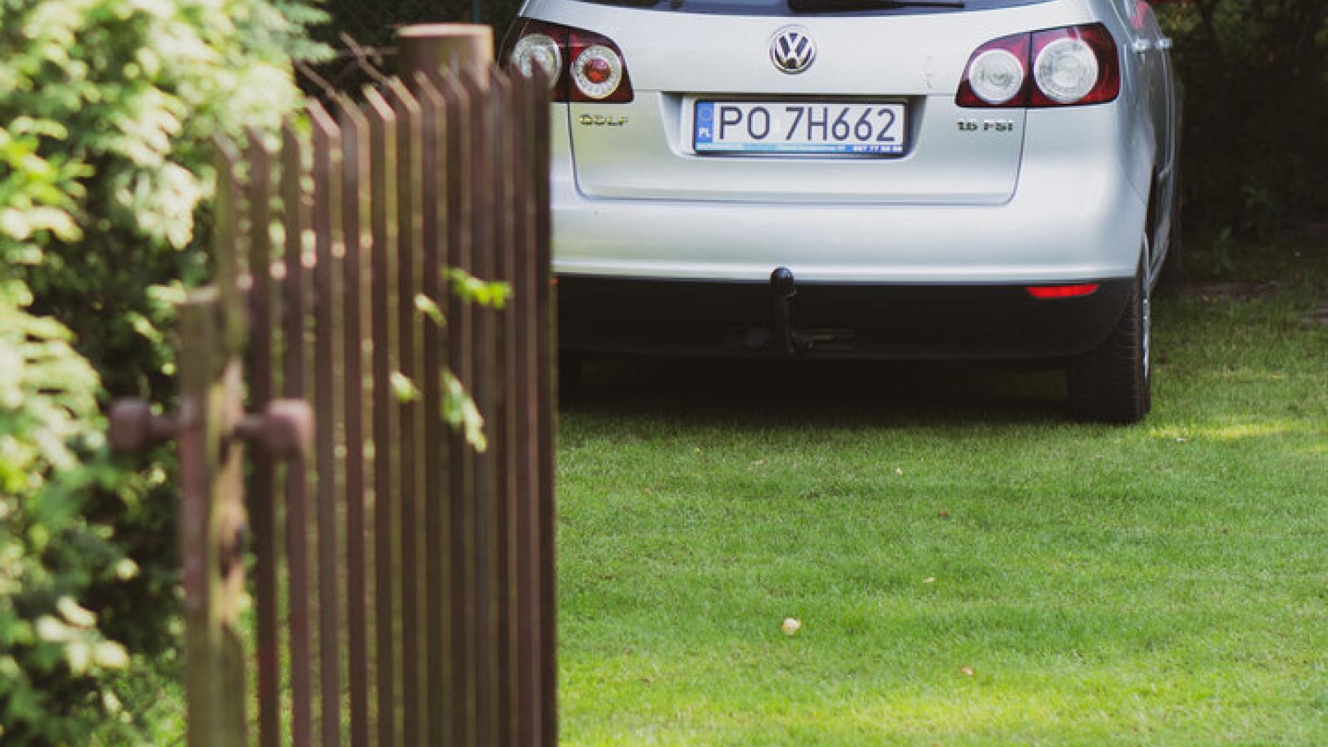 Zubehöreigentum Darf der Nachbar Autos im Garten abstellen?