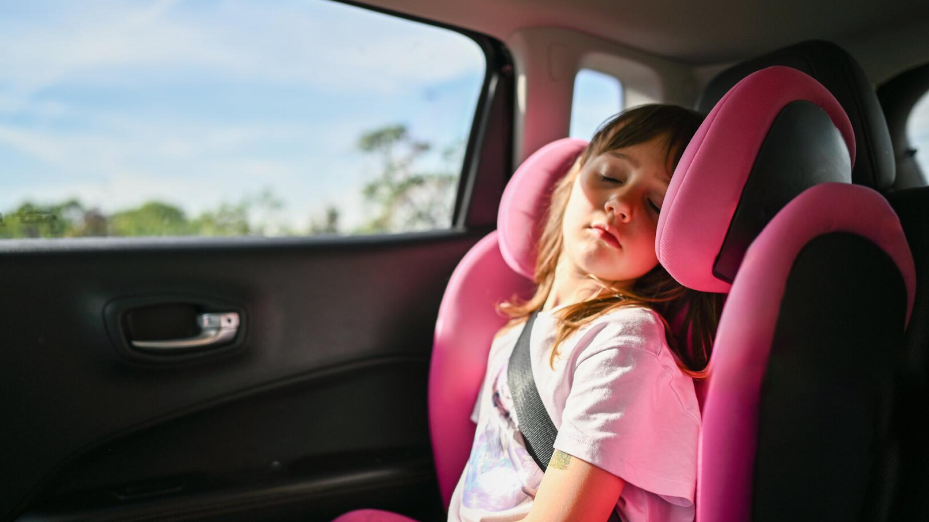 Sollte man sich auch im Auto mit Sonnenschutz eincremen?