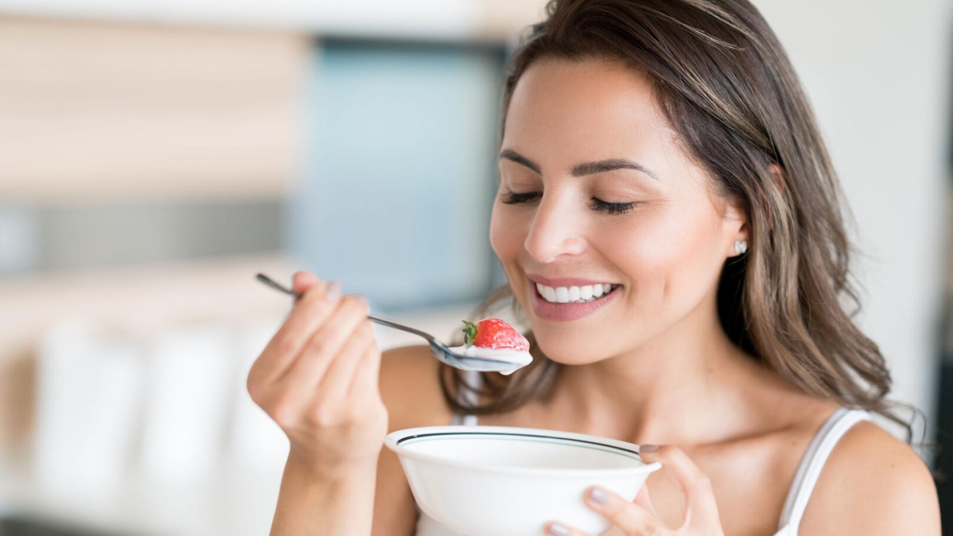 Mehrmals pro Woche: Joghurt-Konsum könnte laut Studie Darmkrebsrisiko ...