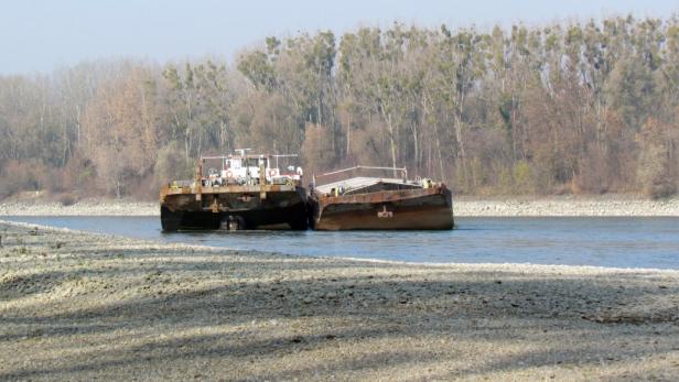 Dem Schubverband wurde ein nicht geborgenes Wrack zum Verhängnis. Wieder schwere Schiffshavarie auf Donau