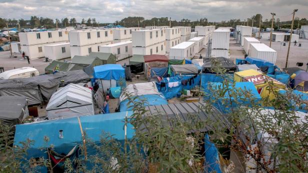 Fluchtlinge Minderjahrige Sollen Lager In Calais Verlassen Kurier At