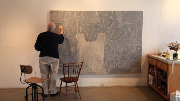 Jasper Johns bei der Arbeit an &quot;Regrets&quot;.