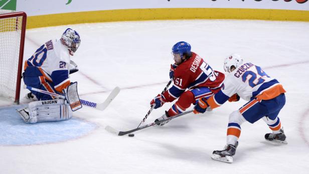 Die New York Islanders erzielen beide Treffer im zweiten Drittel der Partie.