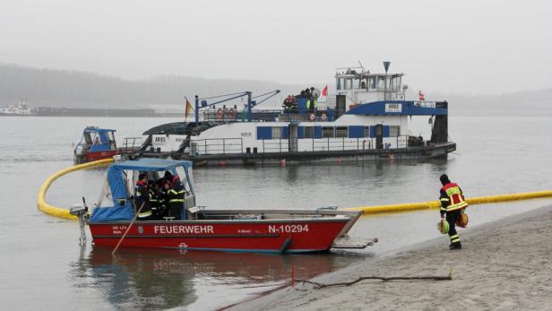 Donau: Wieder lief ein Schiff leck