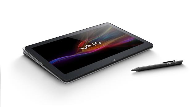 Ein Vaio Tablet mit einem Sony Stift auf einem weißen Hintergrund.