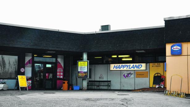 Die umfangreichen Sanierungsarbeiten im Freizeitzentrum &quot;Happyland&quot; dauern an