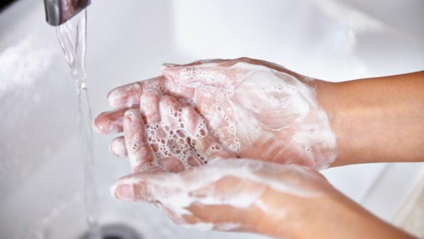 Händewäschen kann Infektionen vorbeugen.