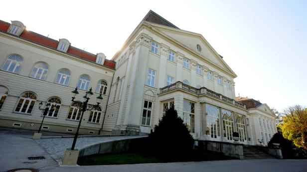Das Schloss Wilhelminenberg - heute ein Hotel, prägte es einst als Kinderheim das Schicksal Tausender Wiener Kinder