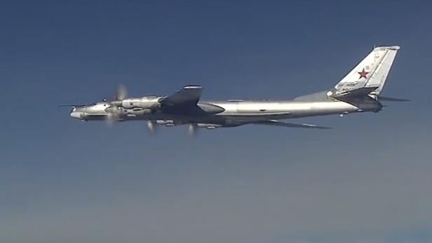 Russisches Kampfflugzeug über Syrien