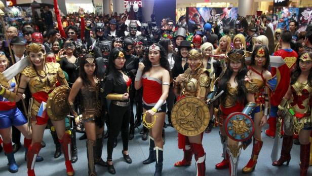 Ein weltweites Phänomen: Fans in Manila als Superhelden, Comic- und Serienfiguren.