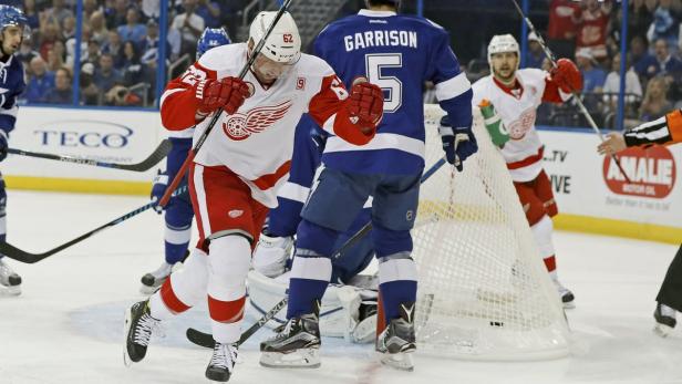 HKO-HKN-SPO-DETROIT-RED-WINGS-V-TAMPA-BAY-LIGHTNIN