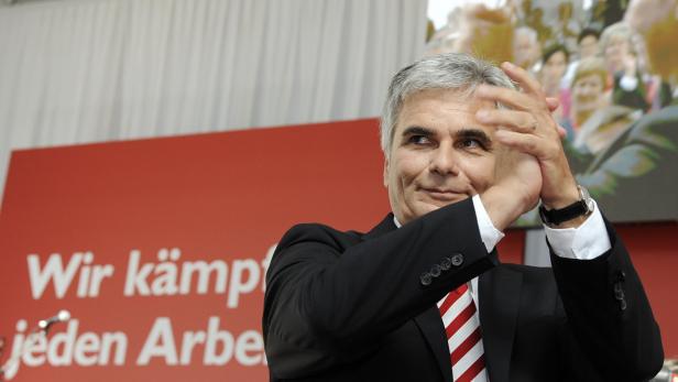 APA13988464 - 03082013 - WIEN - ÖSTERREICH: Bundeskanzler Werner Faymann (SPÖ) am Samstag, 3. August 2013 in Wien im Rahmen eines Bundesparteirates zu den kommenden Nationalratswahlen. APA-FOTO: HANS PUNZ