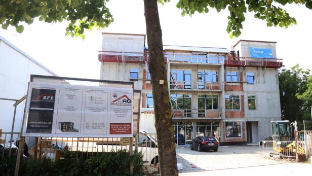 Der Bau der Imam-Schule in der Florian-Hedorfer-Straße wird bis auf Weiteres eingestellt.