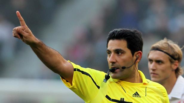 84 Bundesliga-Spiele pfiff Babak Rafati bisher. Rafati musste viel einstecken