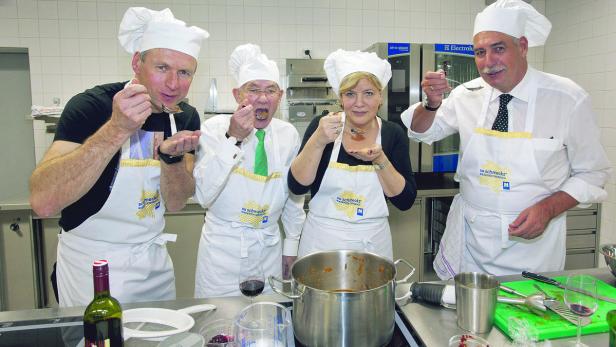 Köche in Aktion: Pfeffer, Schmitzer, Schwarz und Schelling (v.li.)