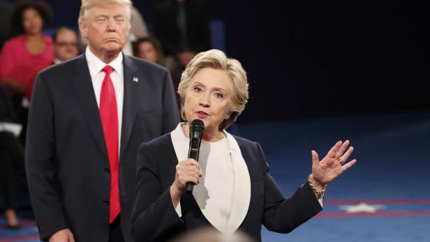 Donald Trump und Hillary Clinton bei der TV-Debatte am 9. Oktober.